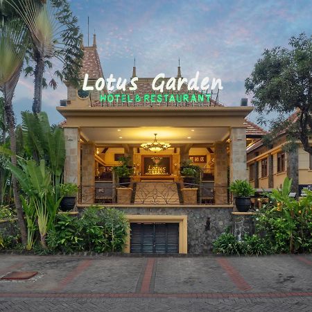 Lotus Garden Hotel Кедири Экстерьер фото