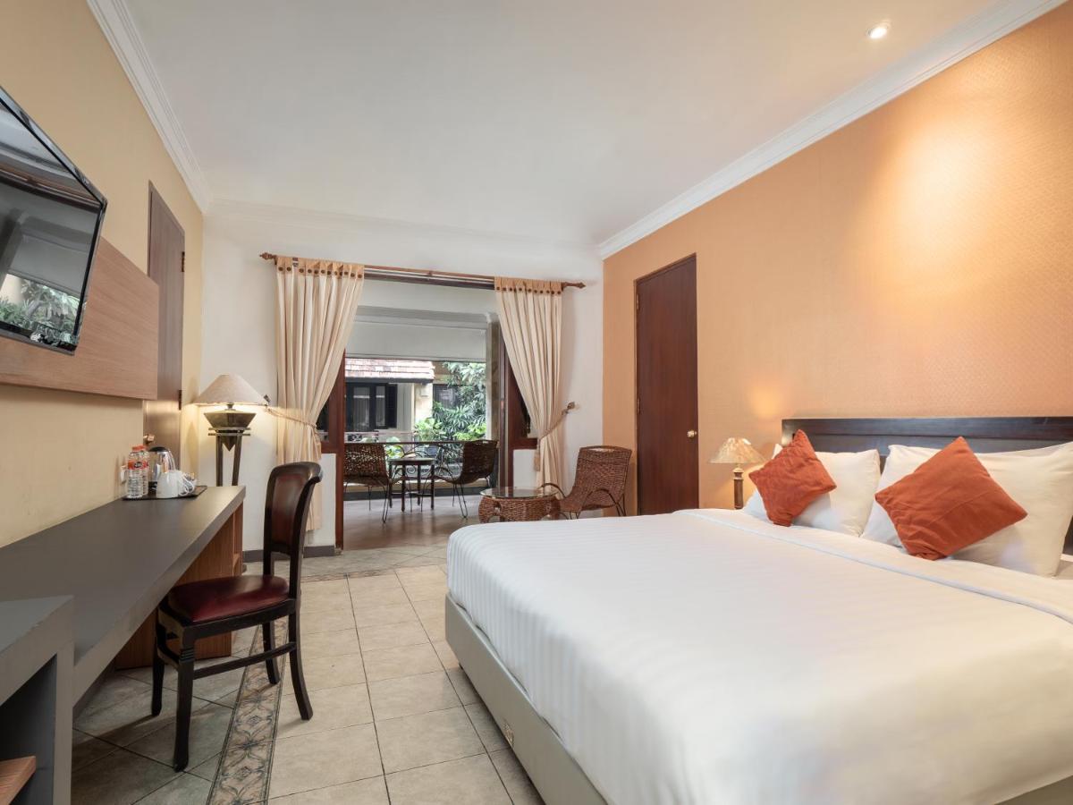 Lotus Garden Hotel Кедири Экстерьер фото