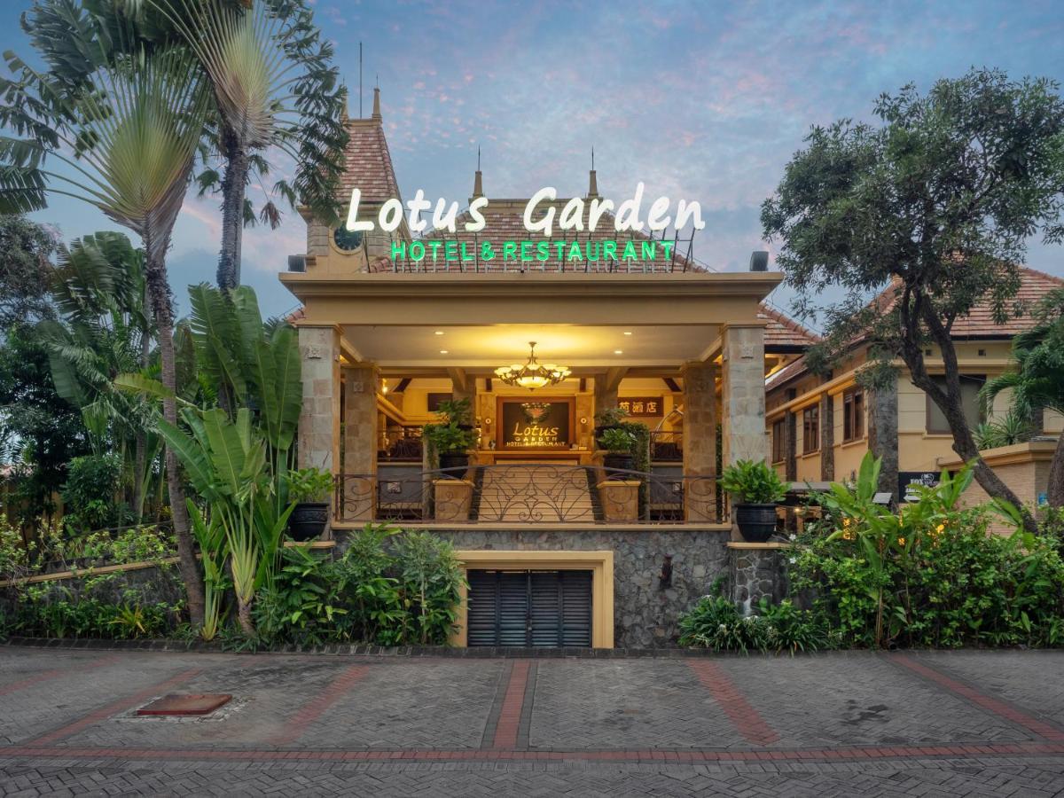 Lotus Garden Hotel Кедири Экстерьер фото